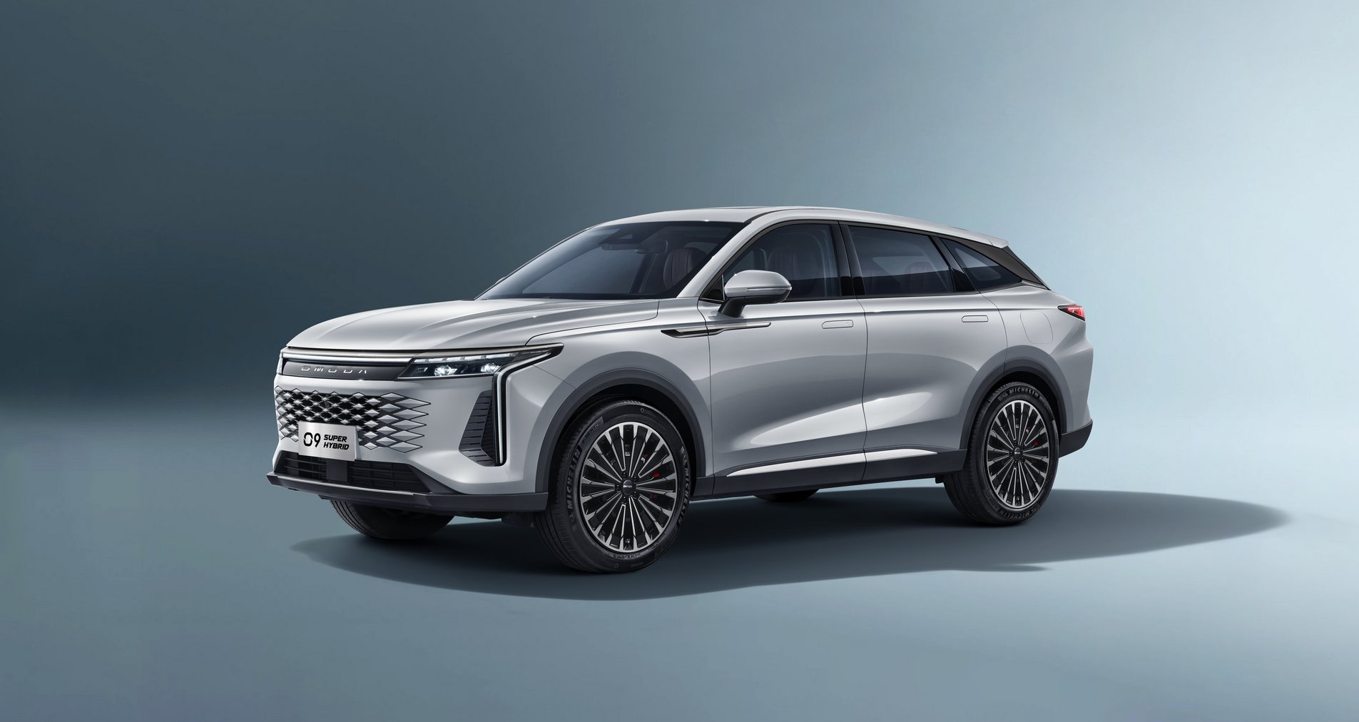 TECHNOLOGY SILVER
